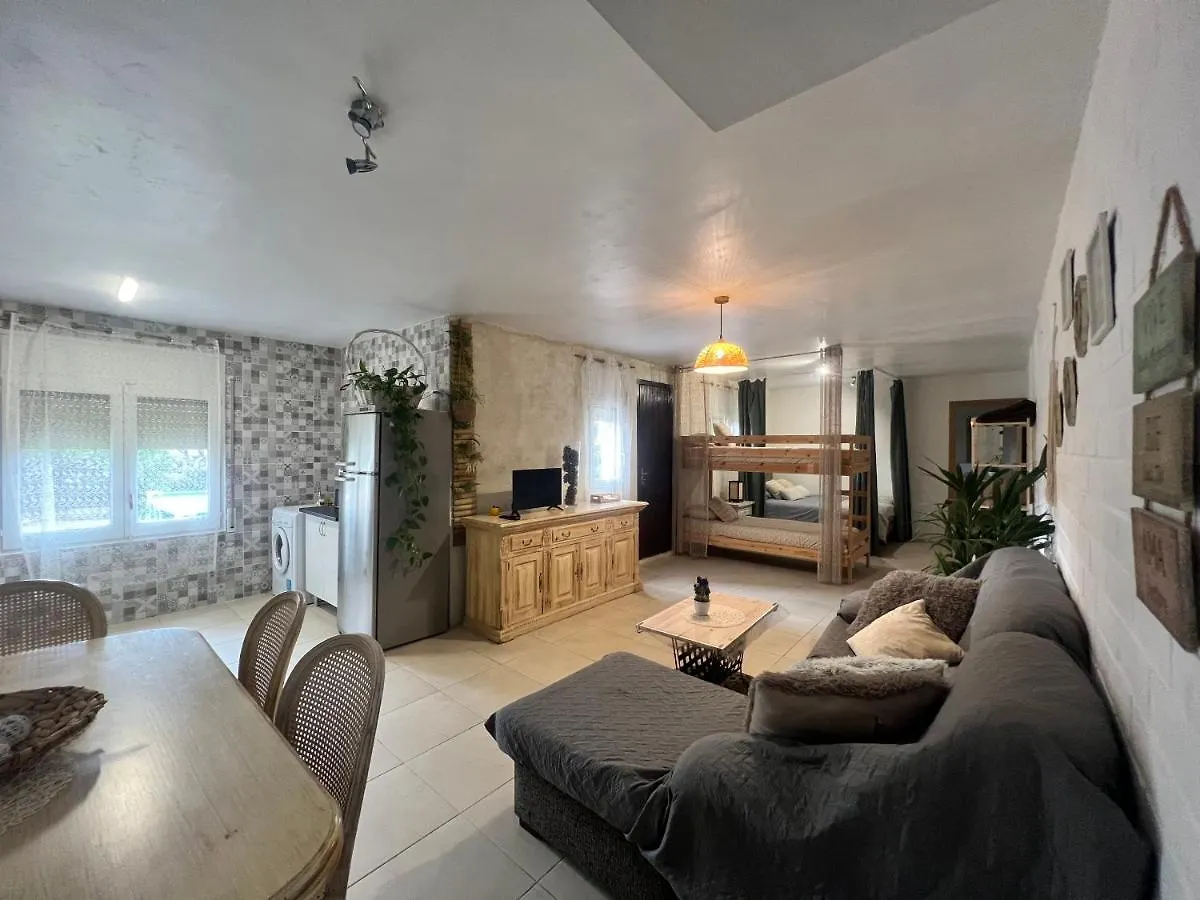 Apartamento Loft, Jardin Y Piscina Privada Romanyá de la Selva 0*,
