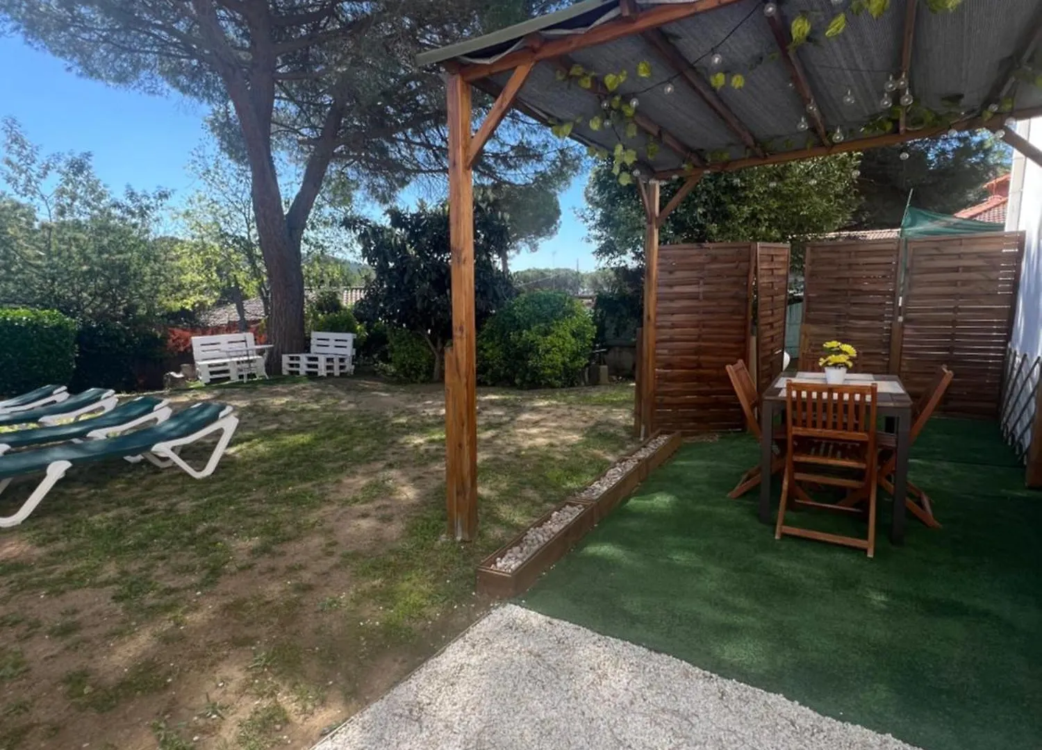Apartamento Loft, Jardin Y Piscina Privada Romanyá de la Selva アパート